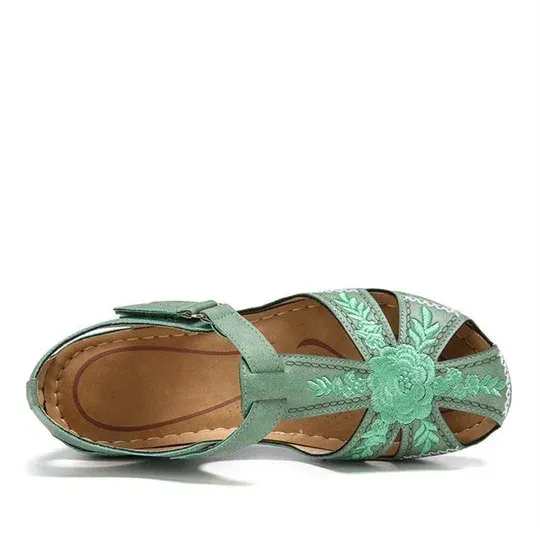Breathable Hollow Sewn Flower Closed Toe Women Summer Platform Sandals