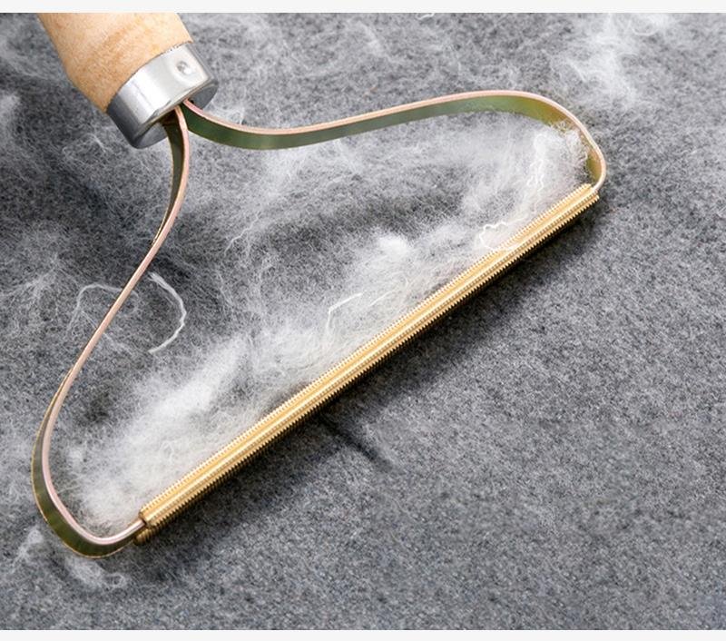 Portable Lint and Pilling Remover