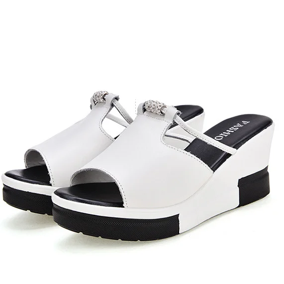 COMFORTABLE ORTHOPEDIC PLATFORM SANDALS