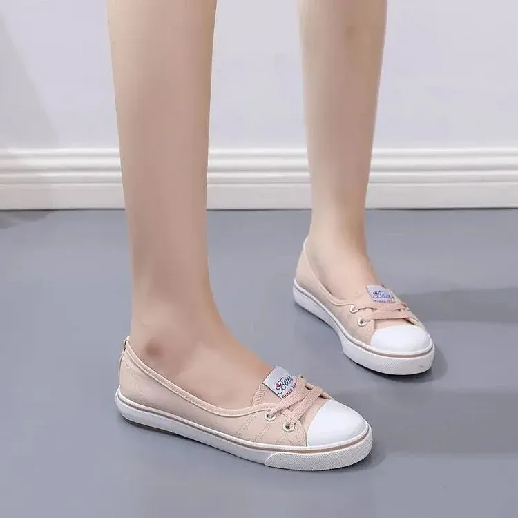 Casual And Chic Flat Sneakers