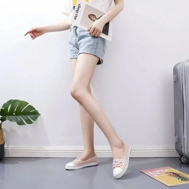 Casual And Chic Flat Sneakers