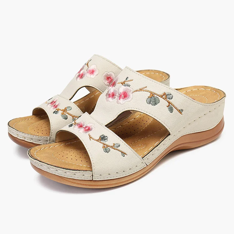 Beach Embroidery Flat Soft Non-Slip Women's Sandals 2026