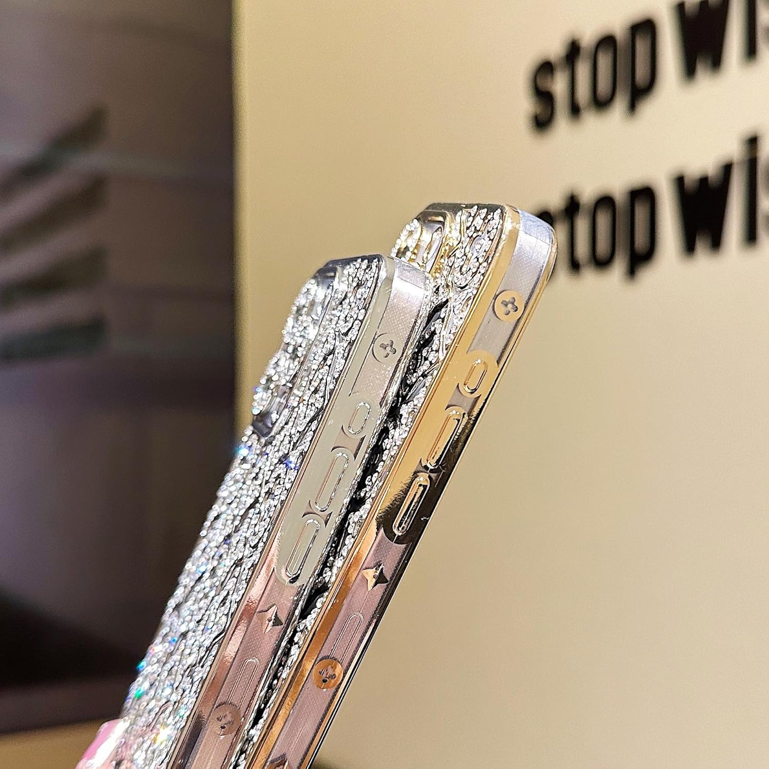 Módní, lehký a luxusní galvanicky pokovený luxusní květinový obal na iPhone