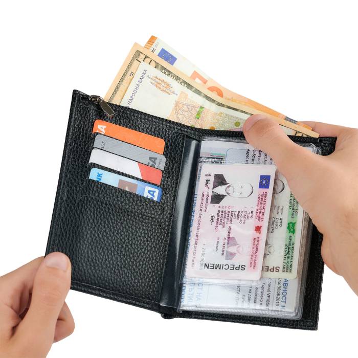 Портфейл с отделение за пари АКУРА