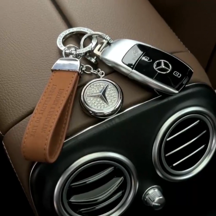 🔥Hot Sale New Style🔥Exclusive Logo🔥Fashion Luxury Rotating Car Keychain❤️