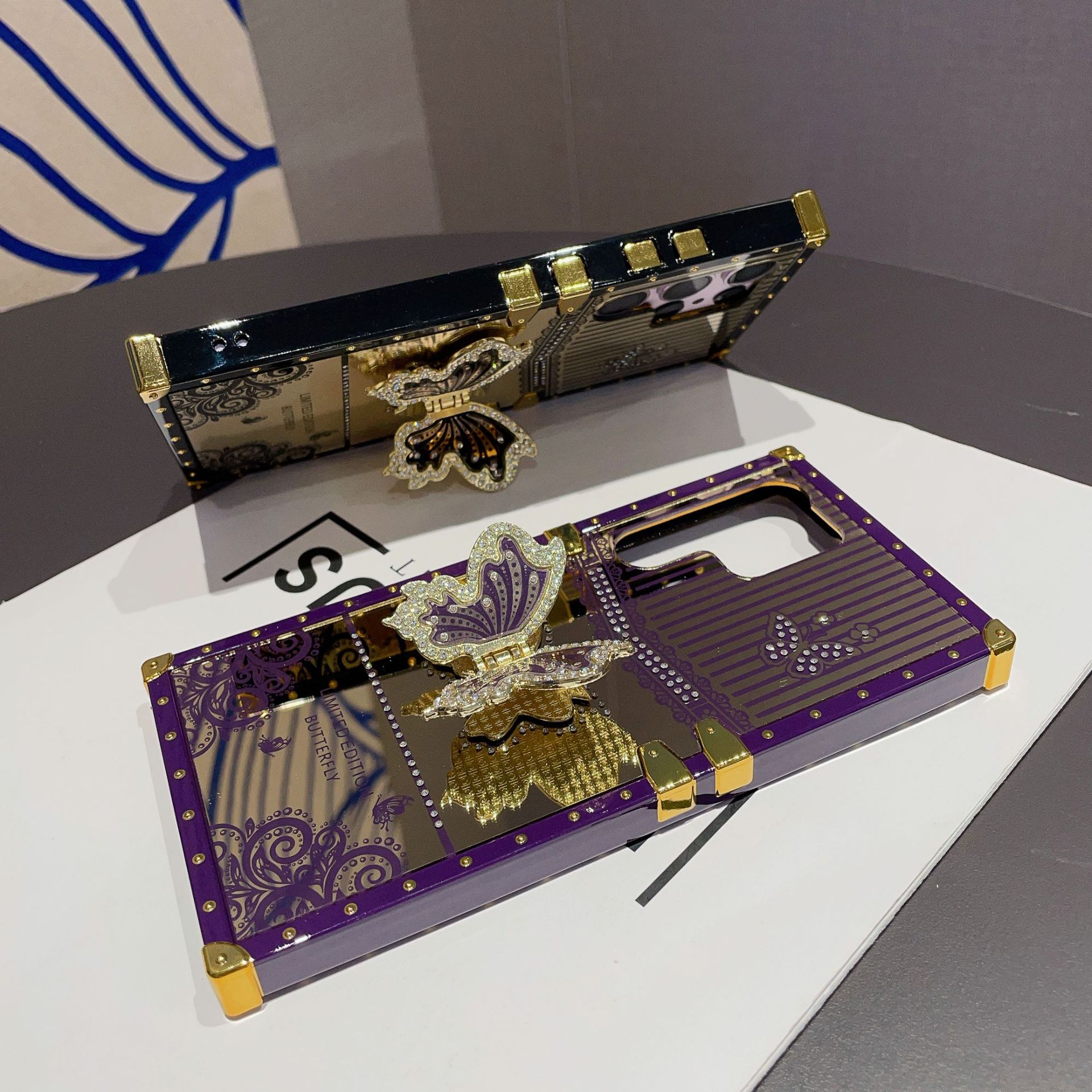 ✨Square Butterfly Diamond Stand Samsung telefontok