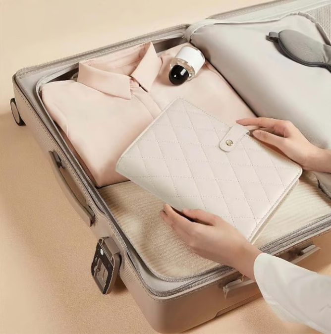 Luxusní kožená přenosná kniha na ukládání šperků