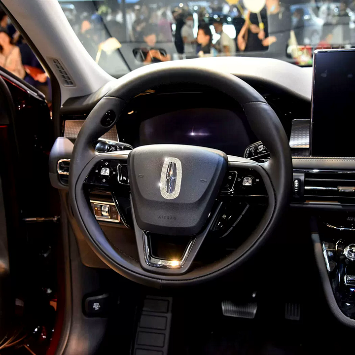 POSLEDNÍ VÝPRODEJ🎉SLEVA 50 %🎉 Kreativní samolepka na volant s drahokamy