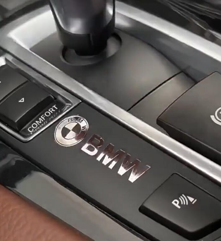 (10 kusy) 🔥3D kovové dekoratívne nálepky do auta