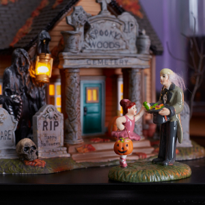 Snow Village Halloween - Lighting Features