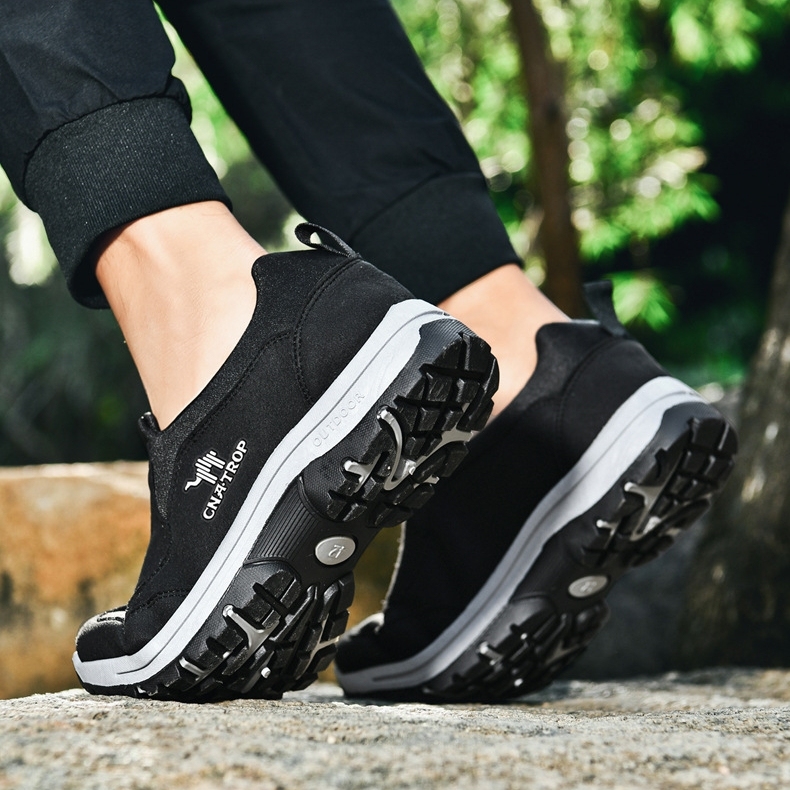 Lightweight and Comfortable Slip-on Soft-soled Casual Shoes for Outdoor Walking Sports Shoes for Men