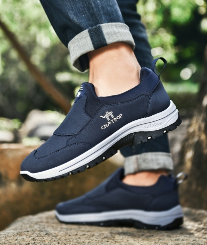 Lightweight and Comfortable Slip-on Soft-soled Casual Shoes for Outdoor Walking Sports Shoes for Men