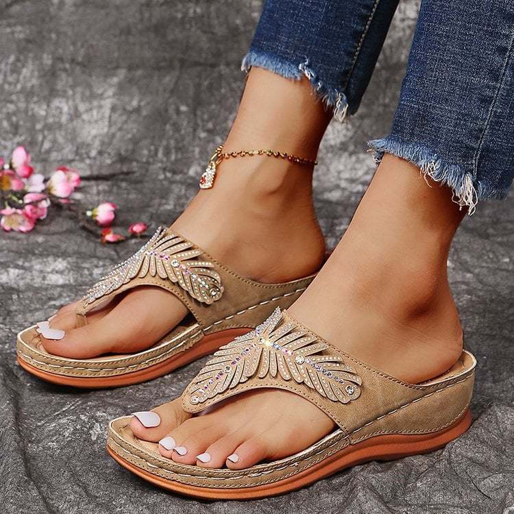 🔥BUY 2 FREE SHIPPING🔥Women Casual Orthopedic Sandals, Crystal Rome Fashion Clip Toe Slippers
