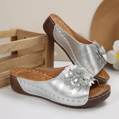 🔥Last Day Promotion 69% OFF - Women's Floral Decor Comfort Wedge Sandals
