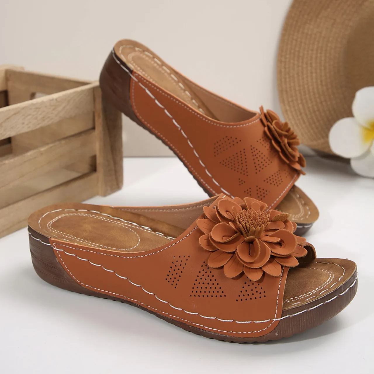 🔥Last Day Promotion 69% OFF - Women's Floral Decor Comfort Wedge Sandals