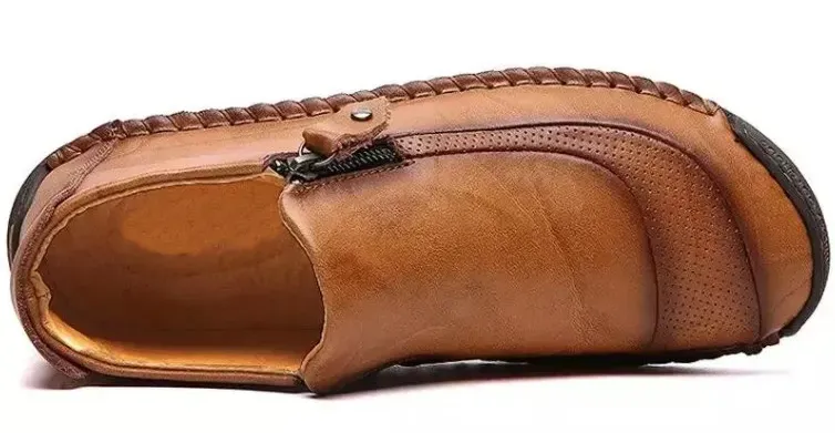 Bequeme, weiche Stiefeletten mit handgen&auml;htem seitlichem Rei&szlig;verschluss aus Leder f&uuml;r Herren