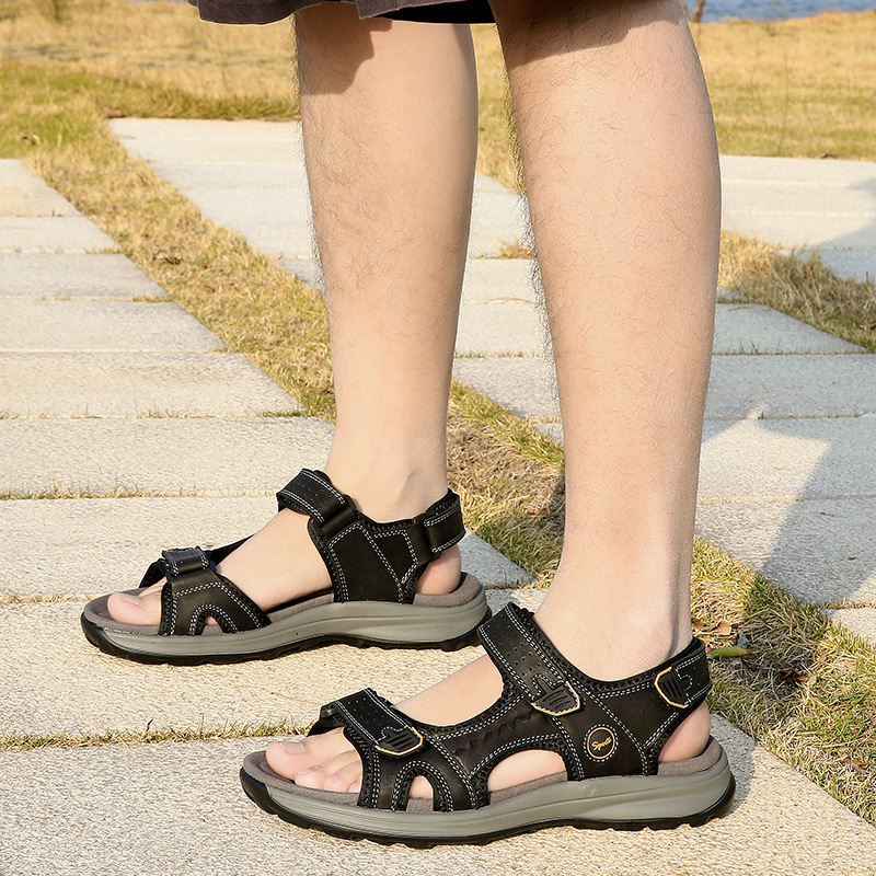 Bequeme Outdoor-Sportsandalen aus Rindsleder mit offener Zehenpartie und Hakenschlaufe für Herren
