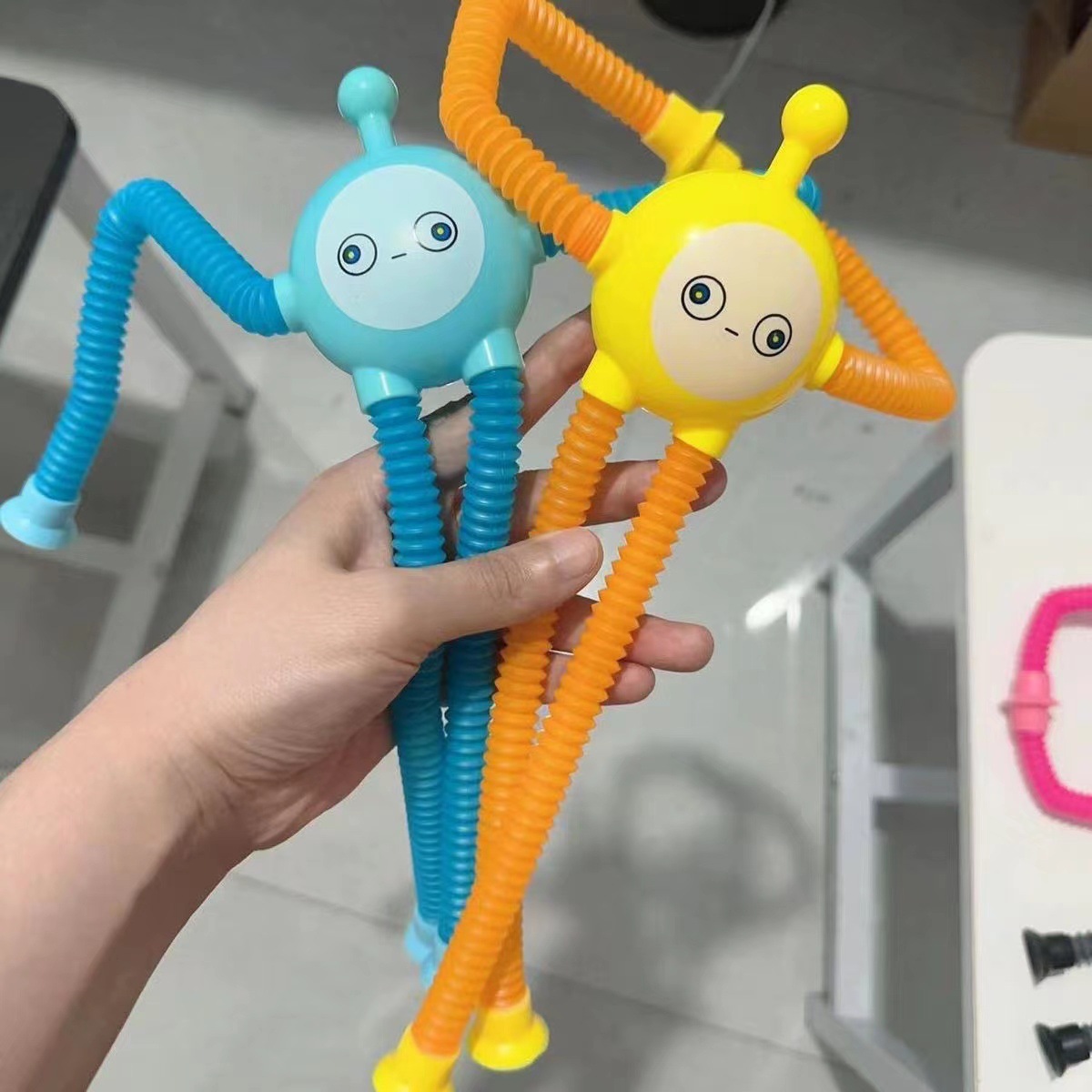 Suction Cup Pop Tube Giraffe Toys