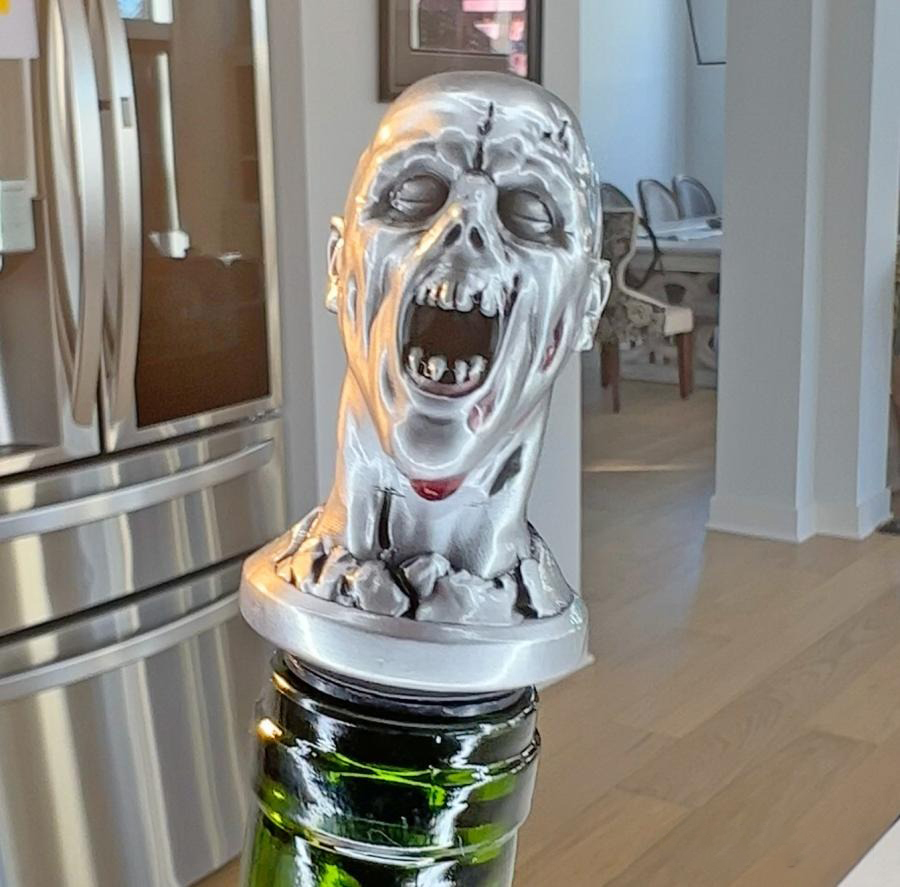 ZOMBIE HEAD WINE POURER