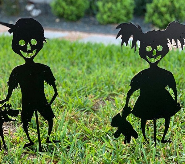 Cute and Unique Ghost Zombie - Halloween Yard Decor Metal Art