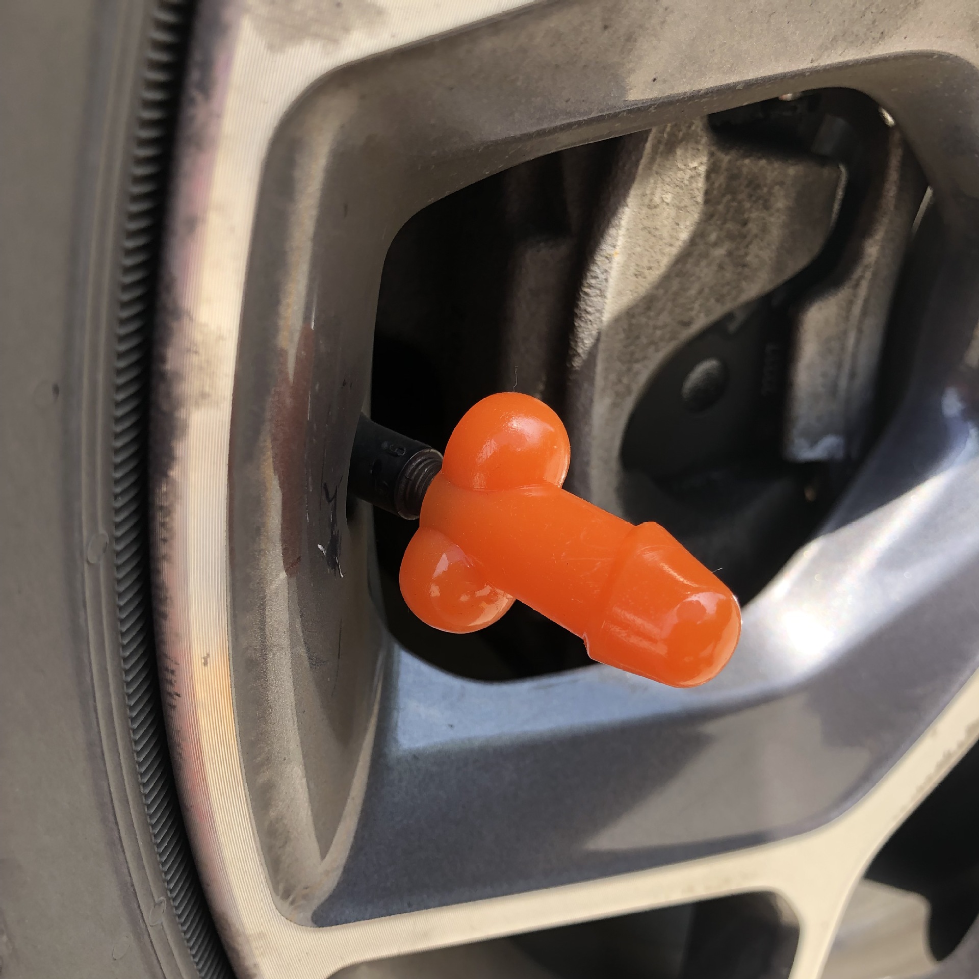 ROOSTER SHAPED VALVE STEM CAP 🐓🧢 - TIRECOCKZ PRANK (4 PACK!)