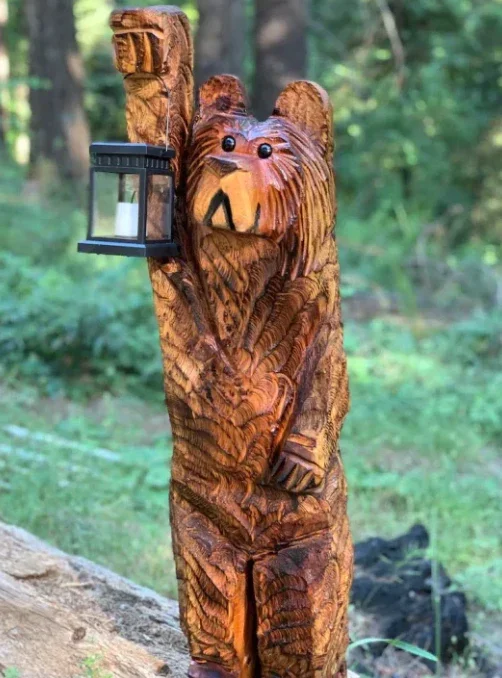 🎄Cedar carved Bear with solar lantern🌲