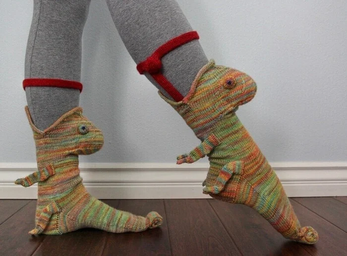 🎅Christmas Pre Sale- 3D Knit Crocodile Socks