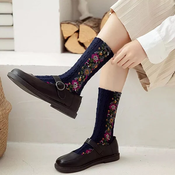 🔥Hot Sale 49% OFF - Vintage Embroidered Floral Socks🌼