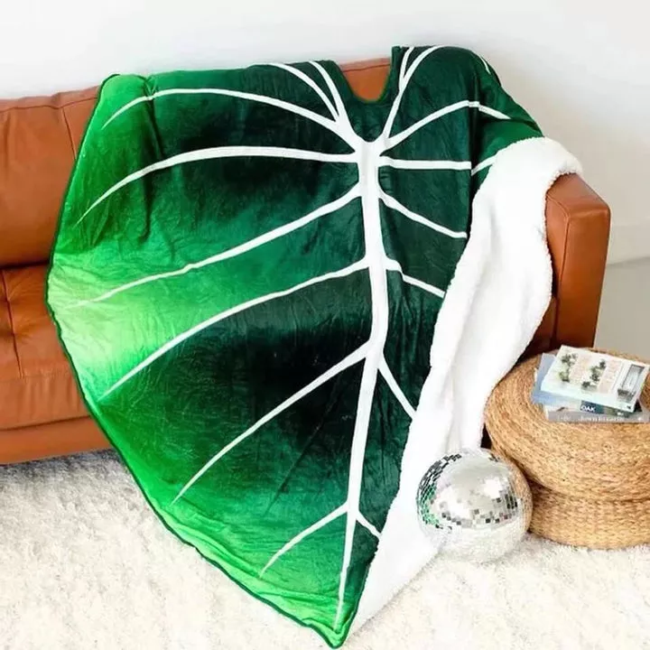 🌿Double Layered Fleece Giant Leaf Blanket