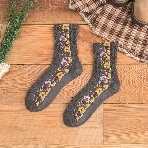 🔥Hot Sale 49% OFF - Vintage Embroidered Floral Socks🌼