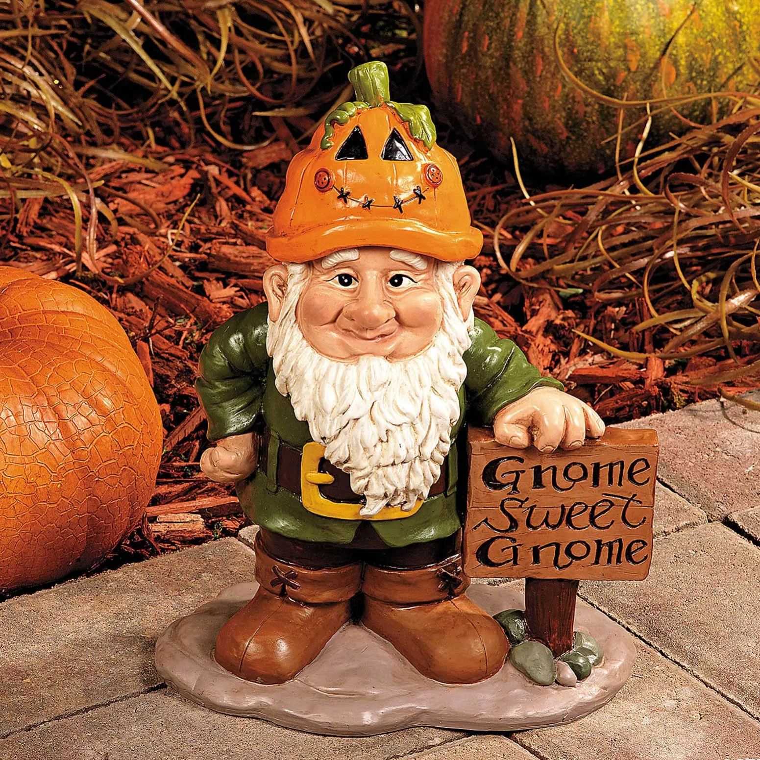Gnome Greeter with 4 Seasonal Hats and Sign