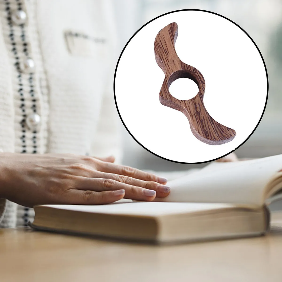 📖Thumb book page holder📖