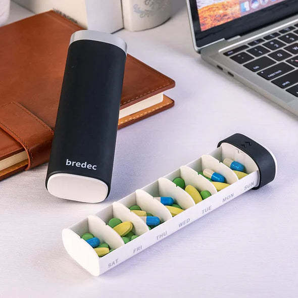 Christmas Gift ersonalized 7-Day Pill Organizer Weekly Pill Box Organizer for Vitamins-Engravingift