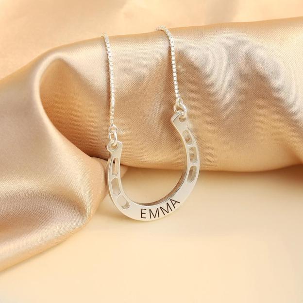 Mother's Day Gift Sterling silver Jewelry lucky Horse Shoe Pendant with Cable Chain for Girl-Engravingift