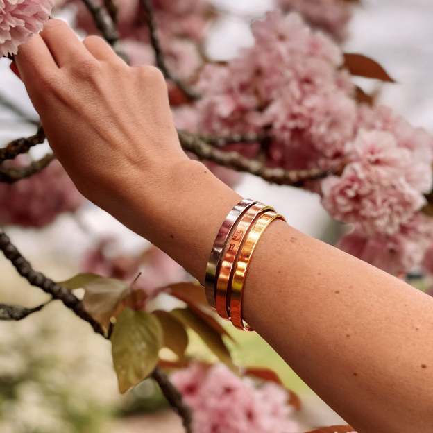 Mother's Day Gift Mama Bear & Her Baby Bears Engraved Personalizable Cuff Bracelet-Engravingift