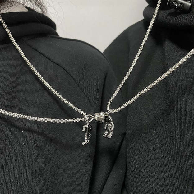 Mother's Day Magnetic Couple Necklace, Astronaut Matching Necklaces for Couples, Best Friend