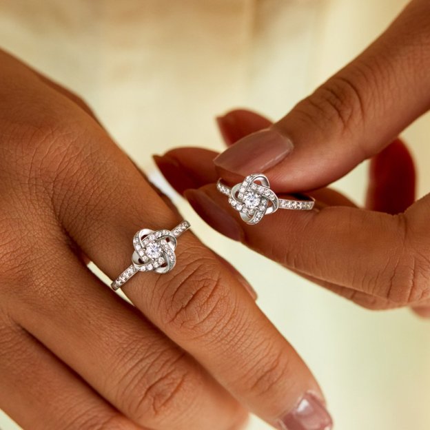 Mother's Day Gift To My Bestie Knot Ring "A true Friendship is A Journey without An End"-Engravingift