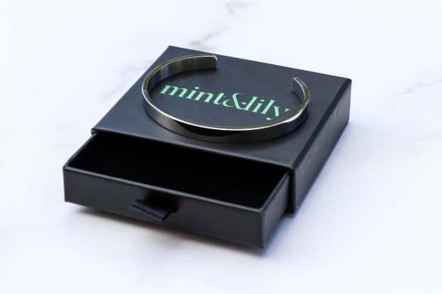 Mother's Day Gift Remember Who You Are and Straighten Your Crown Personalizable Cuff Bracelet-Engravingift