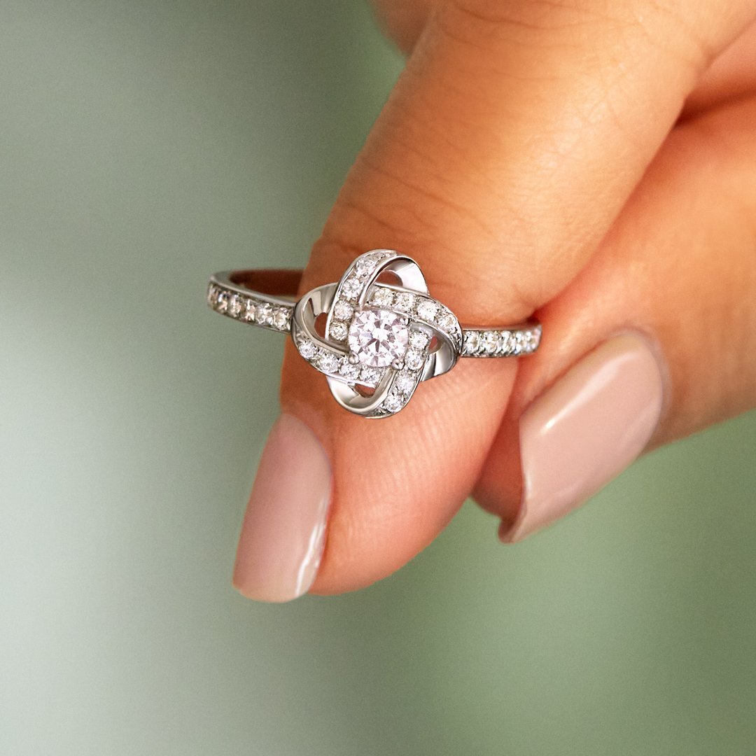 Mother's Day Gift To My Bestie Knot Ring "A true Friendship is A Journey without An End"-Engravingift