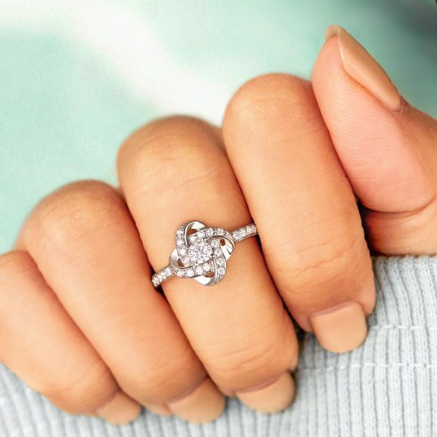 Mother's Day Gift To My Bestie Knot Ring "A true Friendship is A Journey without An End"-Engravingift