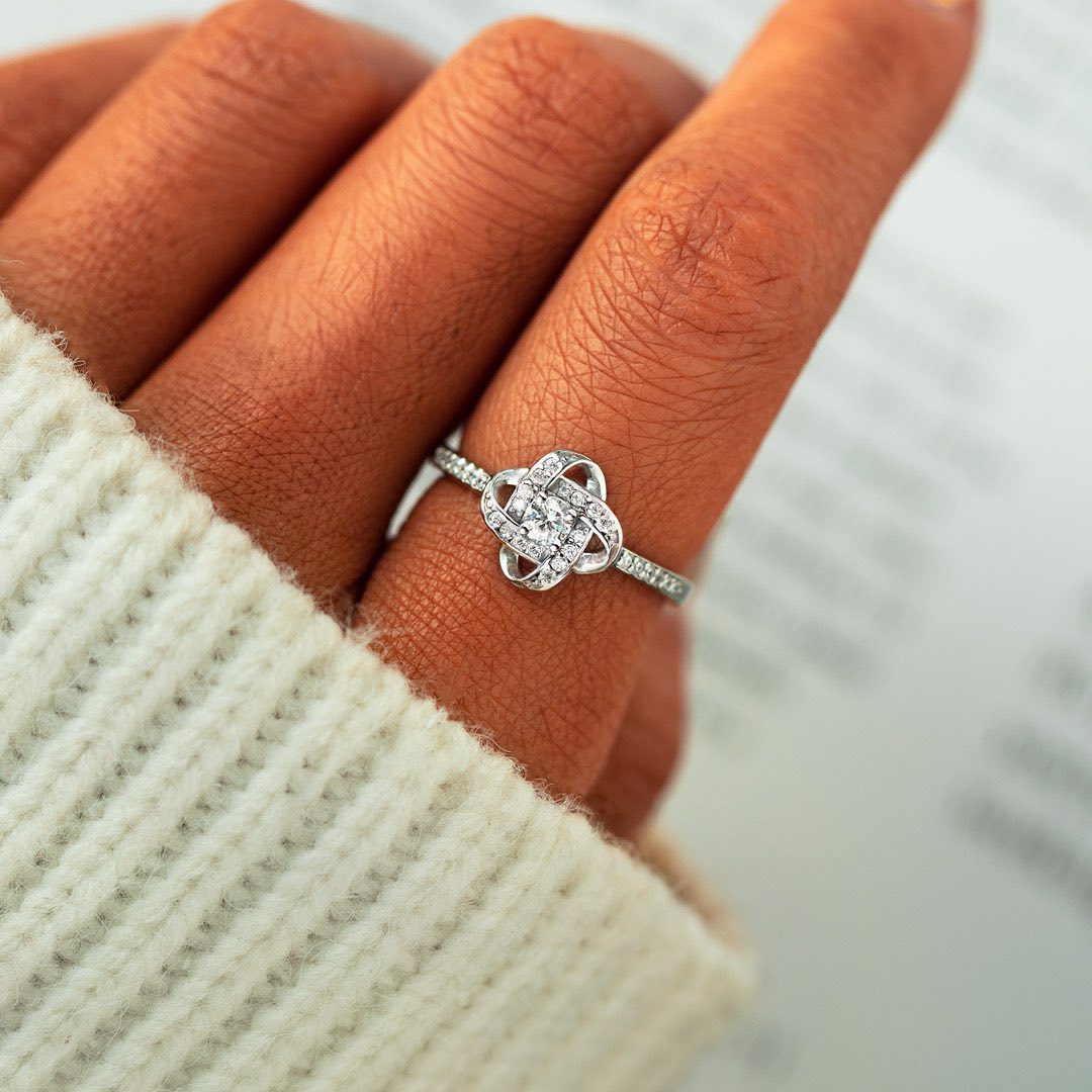 Mother's Day Gift To My Bestie Knot Ring "A true Friendship is A Journey without An End"-Engravingift