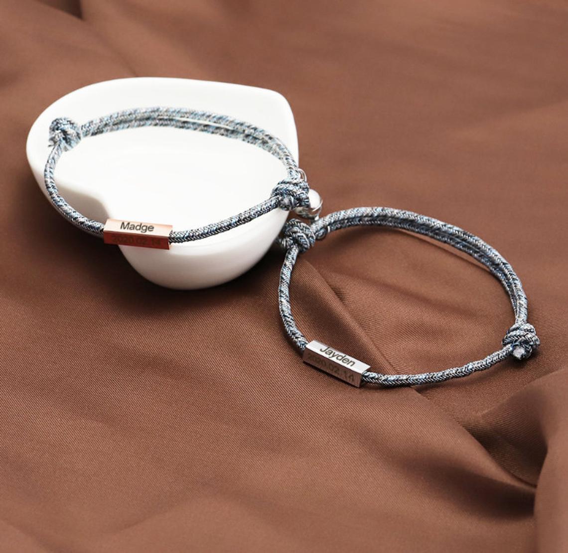 Mother'sDay Gift Custom couple magnetic bracelet-Engravingift