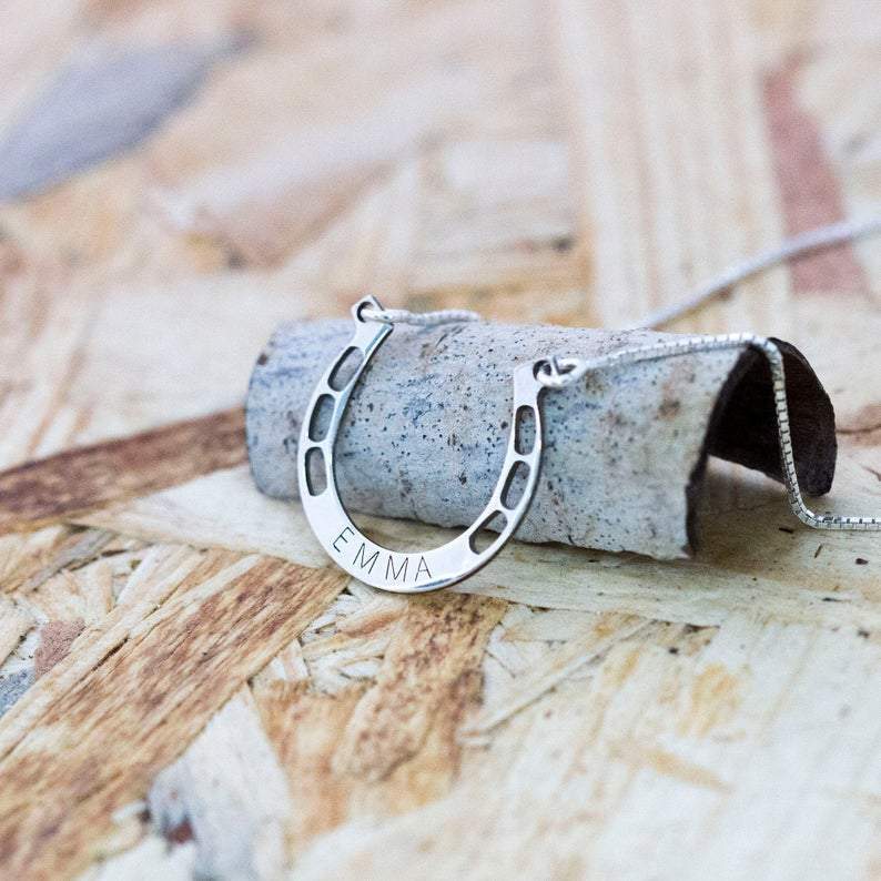 Mother's Day Gift Sterling silver Jewelry lucky Horse Shoe Pendant with Cable Chain for Girl-Engravingift