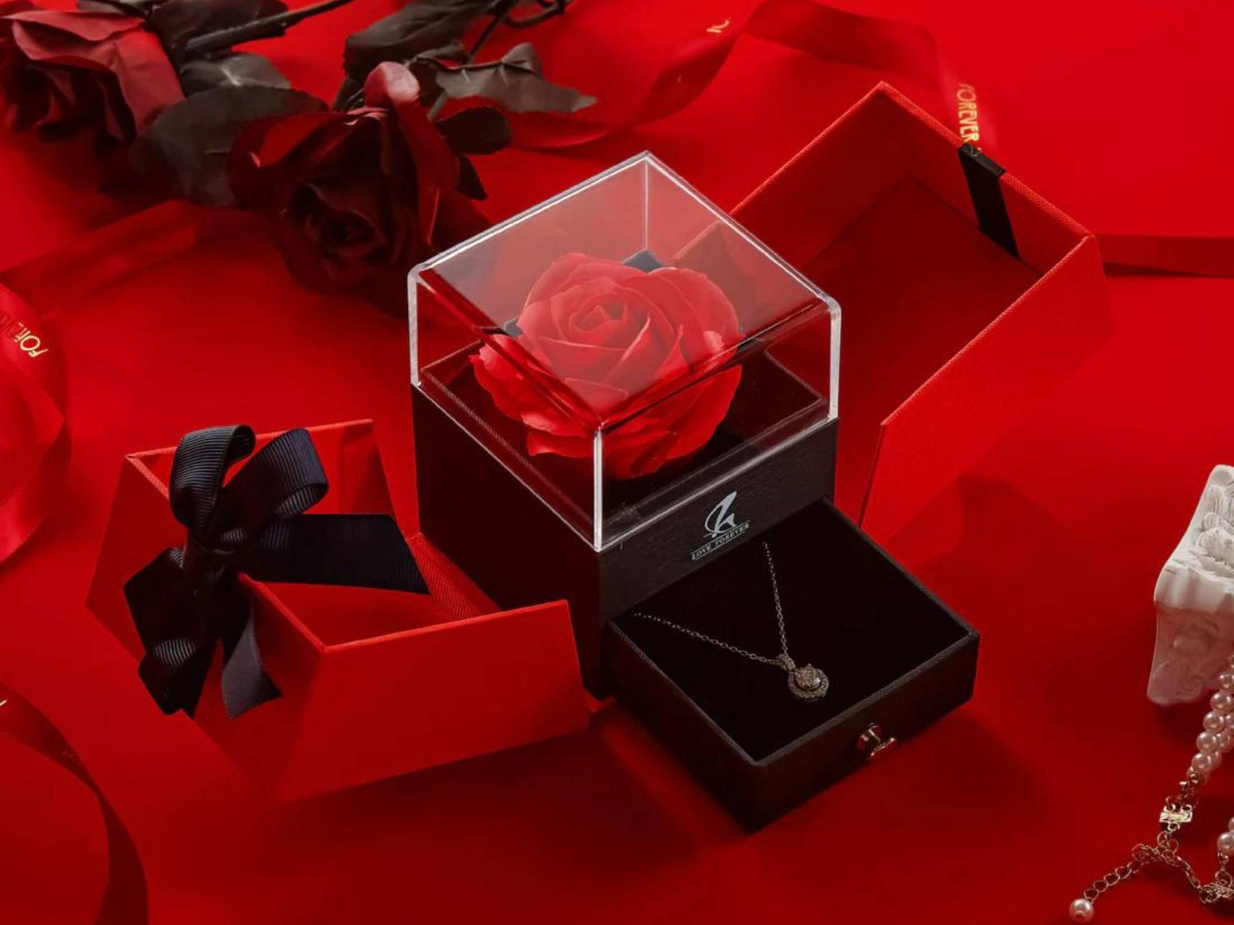 Floral jewelry gift box