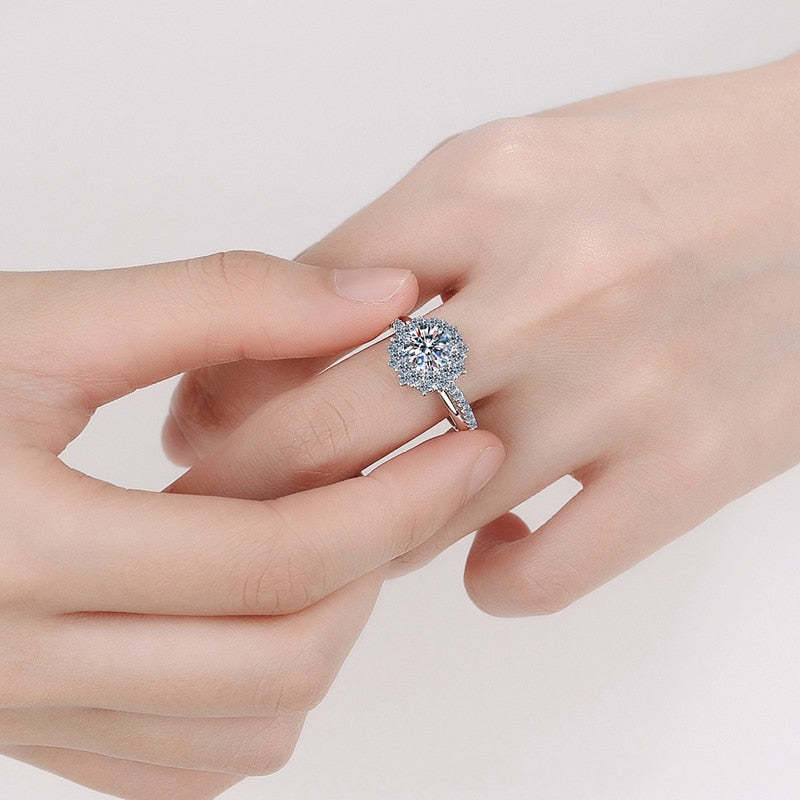 Luxury Moissanite Halo Flower VVS1 D Color Wedding Ring - 1013Bazaar