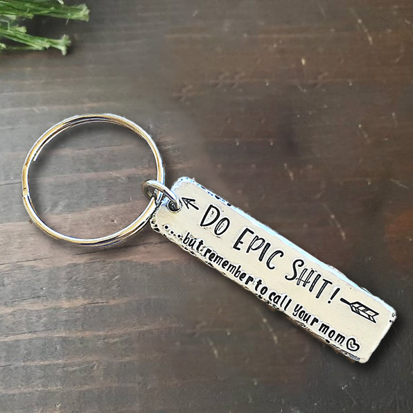 🔑Interesting Typography Satirizes And Encourages Keychains🎁