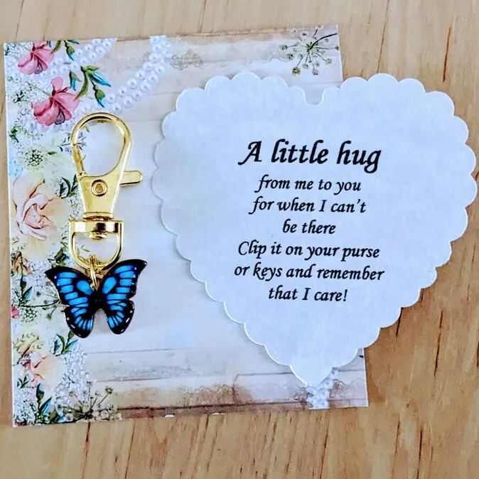 🎀🎁Heartfelt Keychain - A Warm Hug For Someone Special