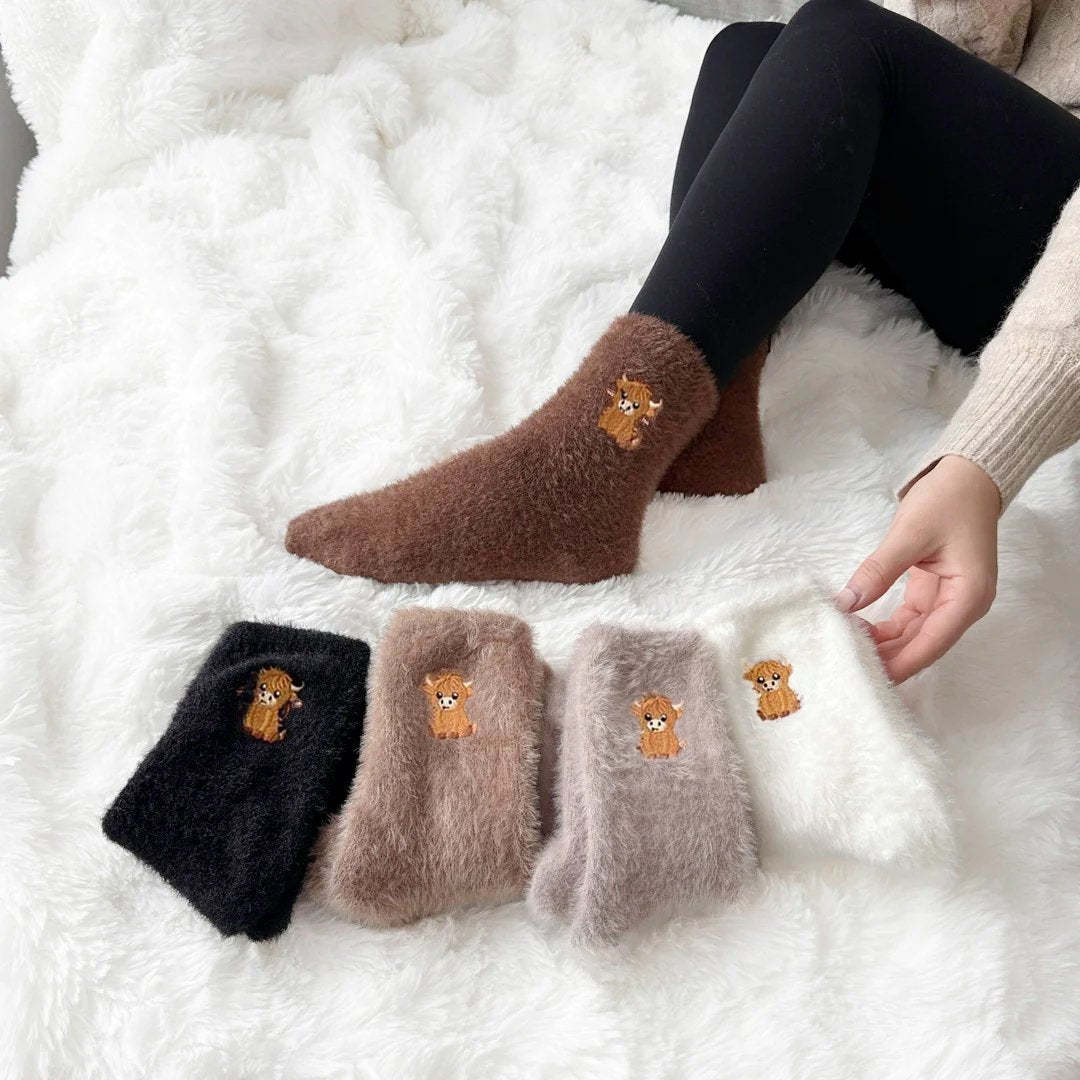 💕Warm Winter Sale 49% Off🐮Fuzzy Highland Cow Socks