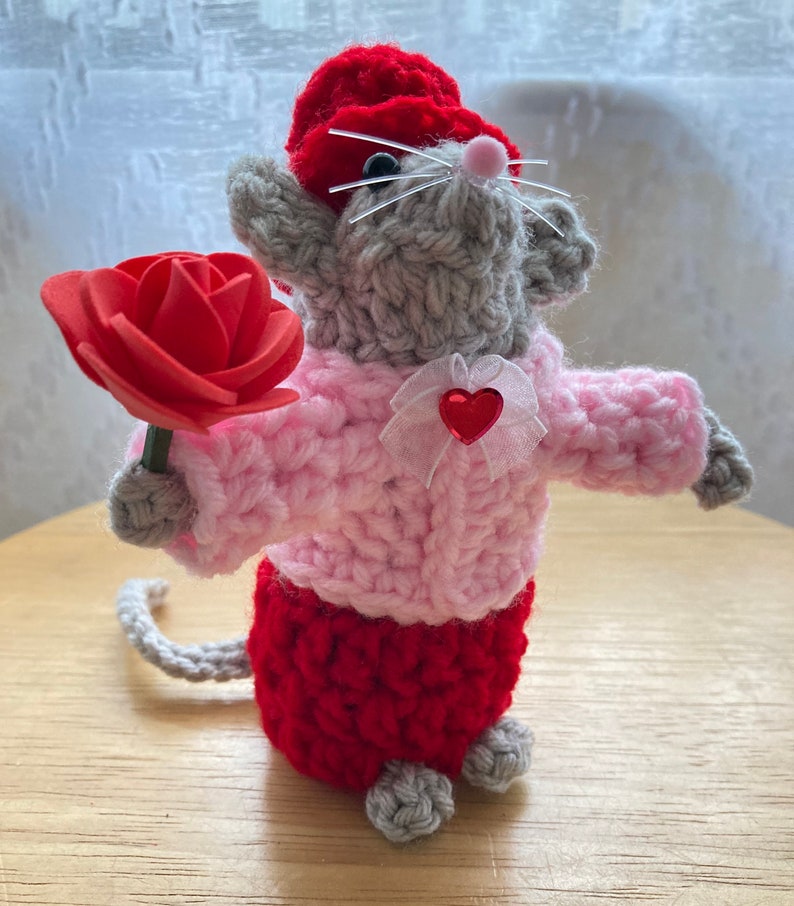 Crochet Valentine Mouse Couple