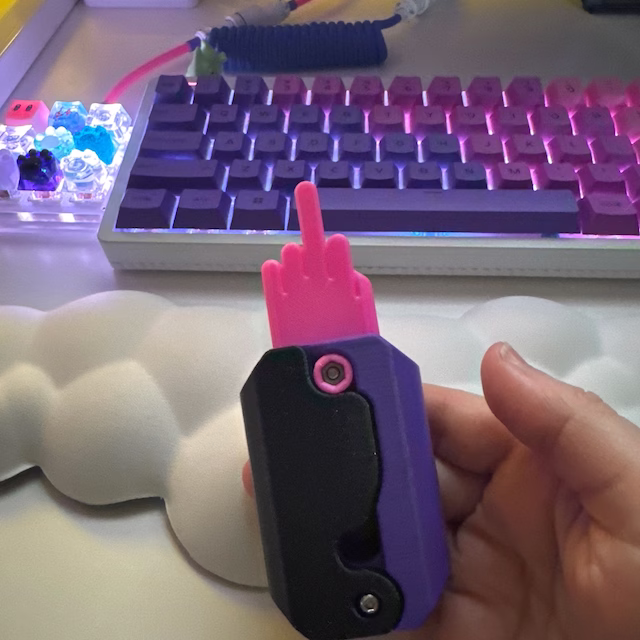 🤣Funny Finger Fidget Toy Gravity Knife